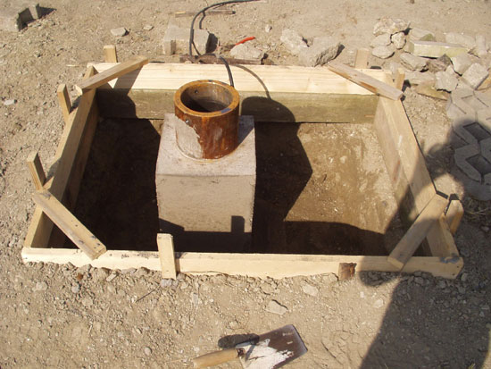 Fertig gegossene Säule von drüben